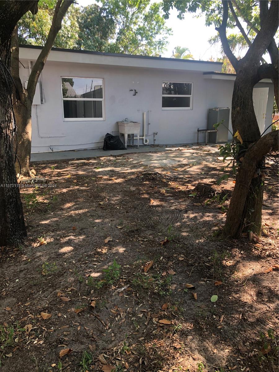 891 SE 3rd Pl