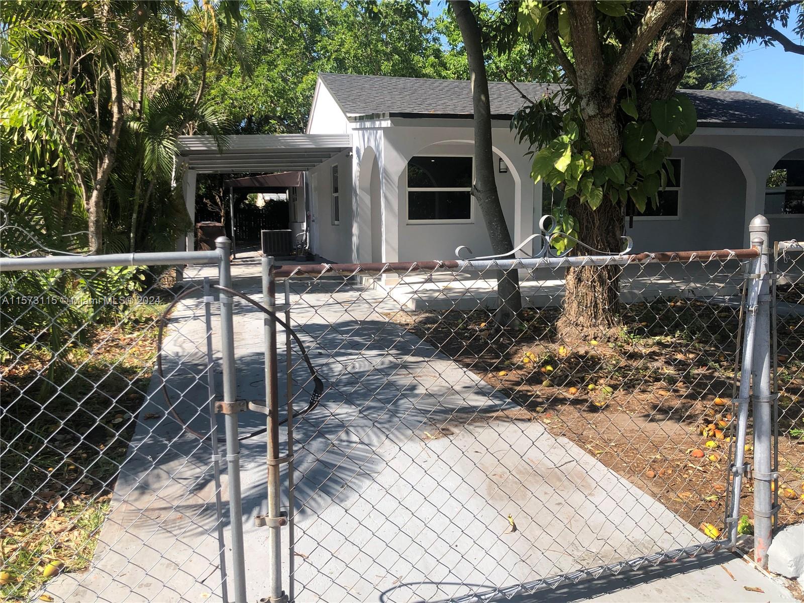 891 SE 3rd Pl