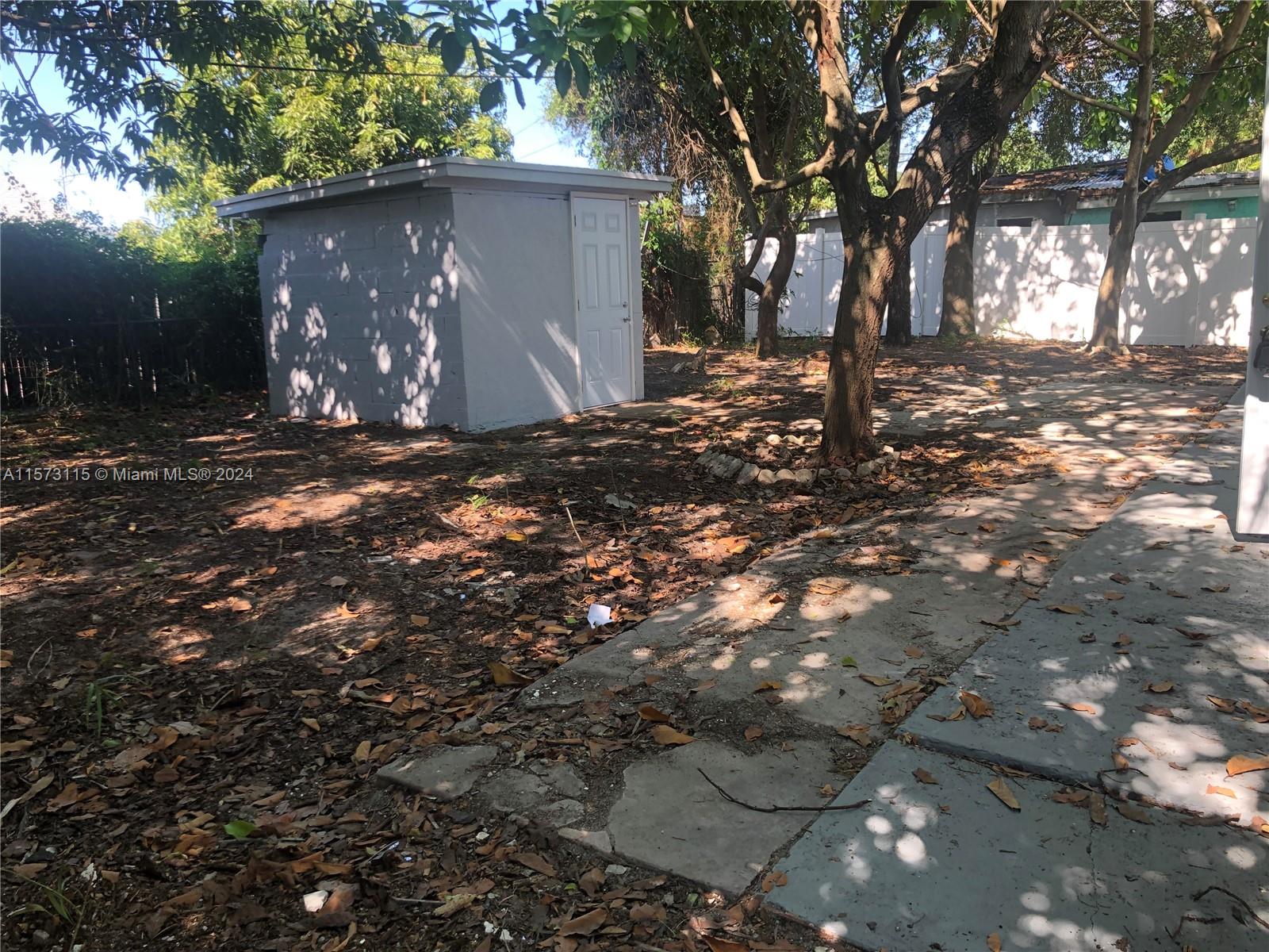 891 SE 3rd Pl
