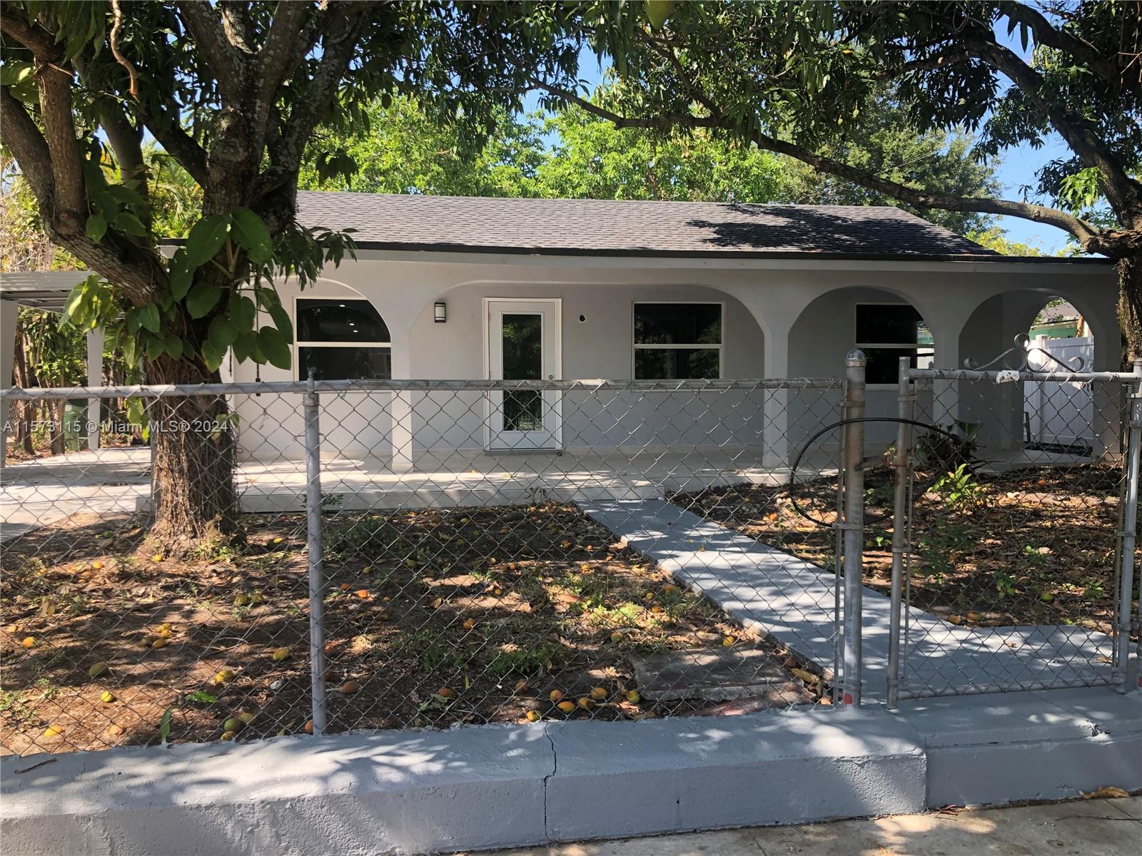 891 SE 3rd Pl