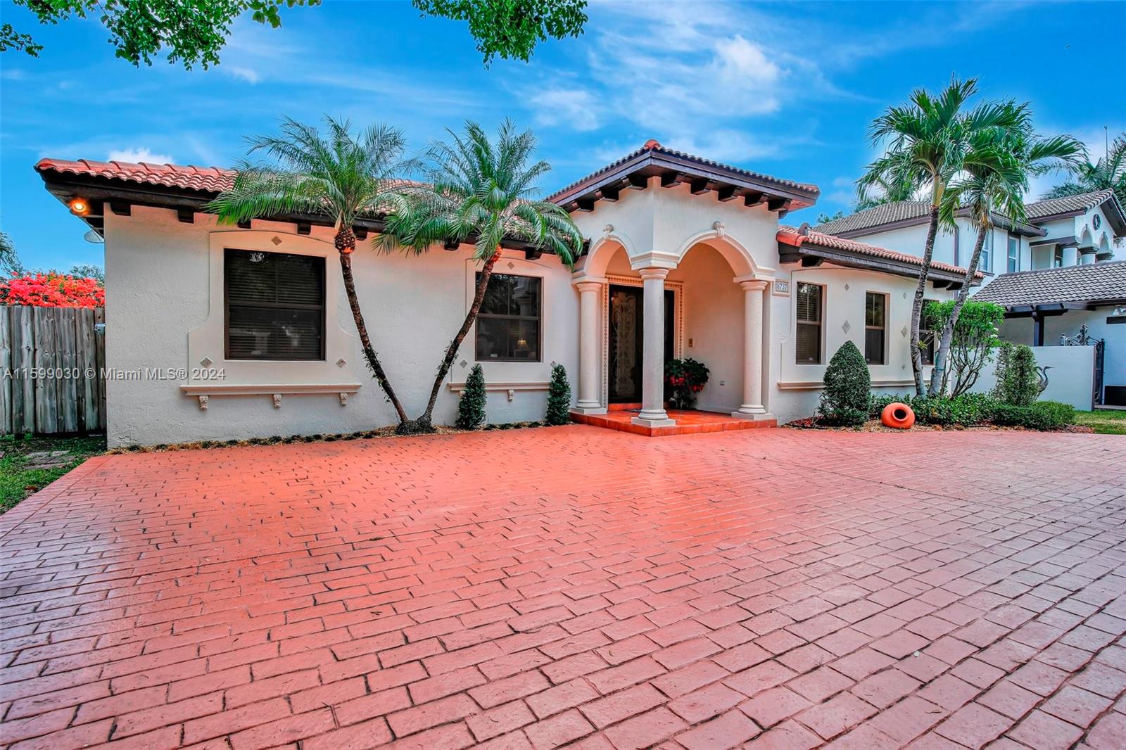 8737 NW 139th St