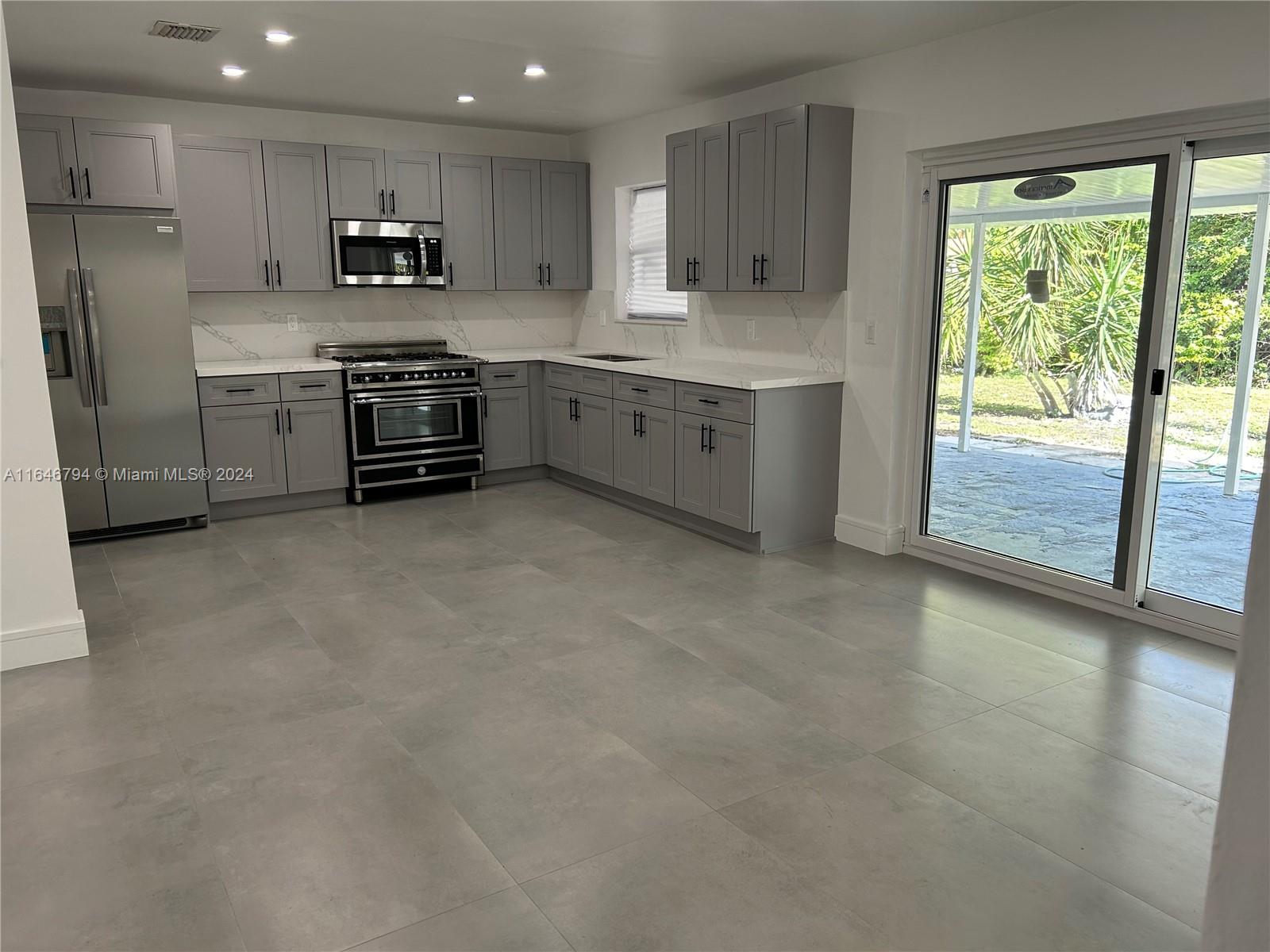 735 W 73rd PL