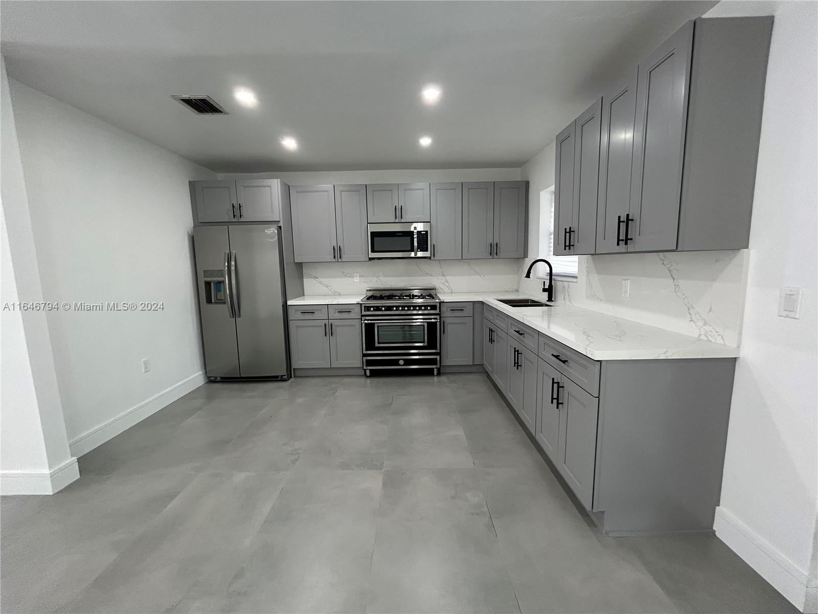 735 W 73rd PL