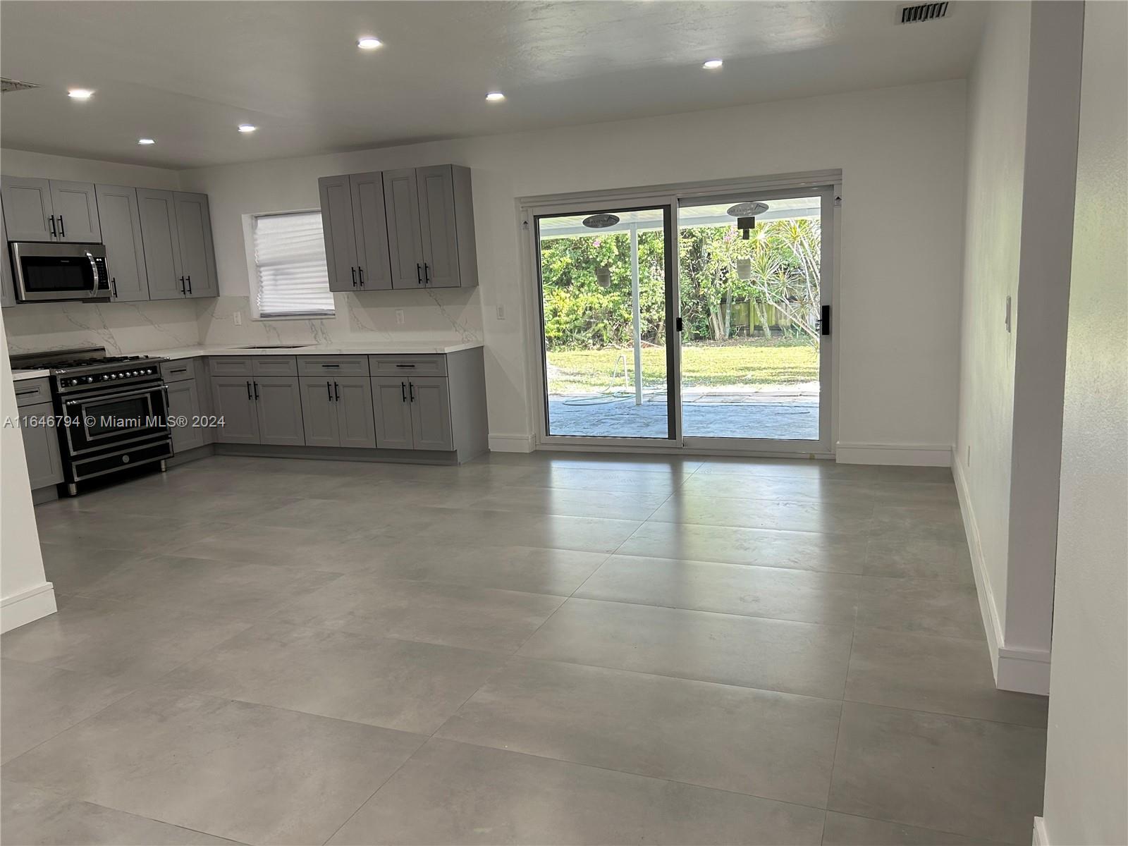 735 W 73rd PL