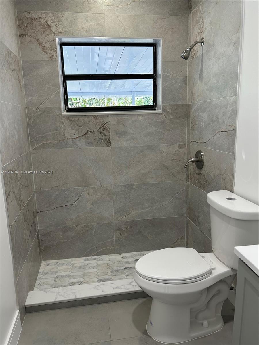 735 W 73rd PL