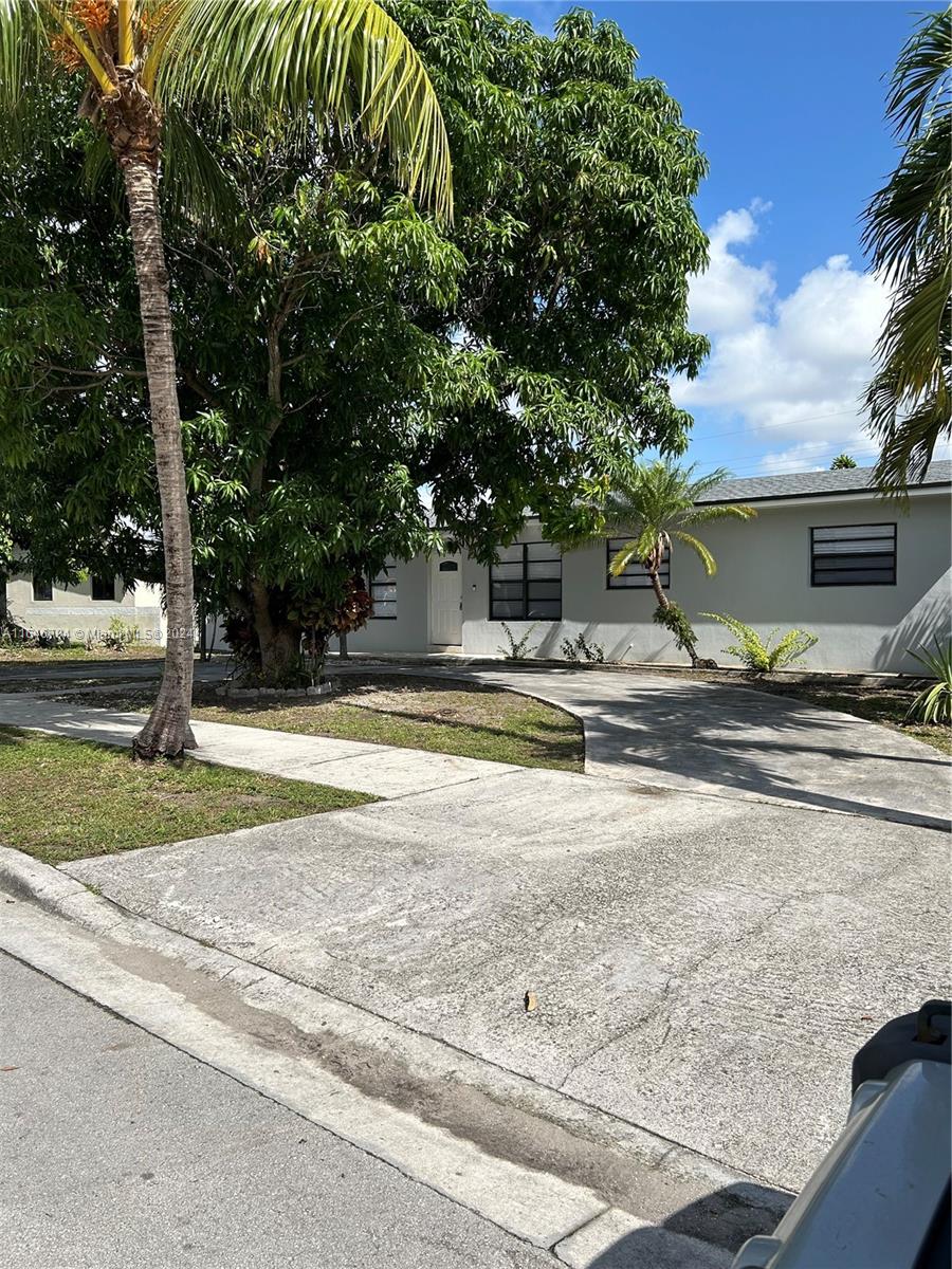 735 W 73rd PL