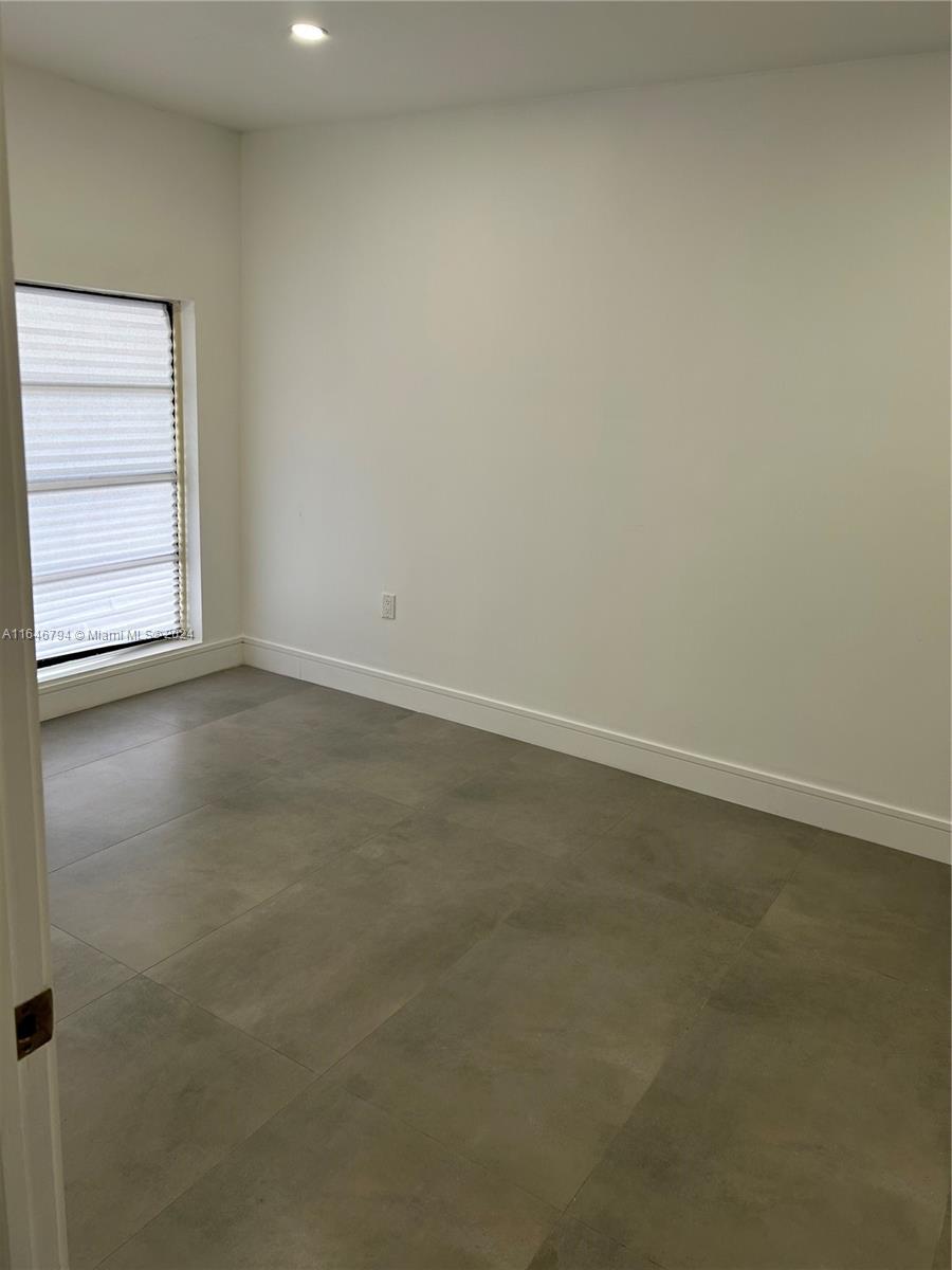 735 W 73rd PL