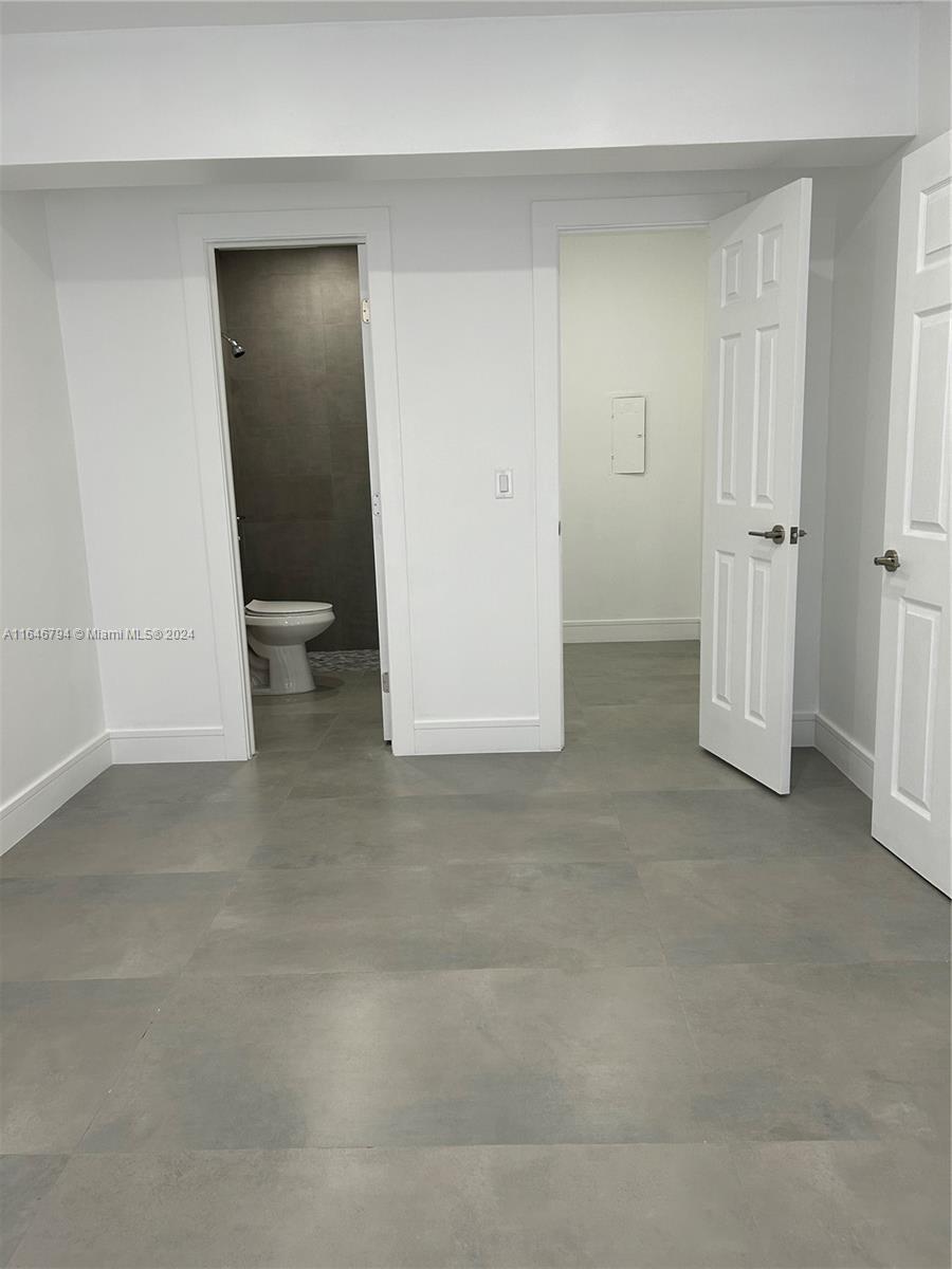 735 W 73rd PL
