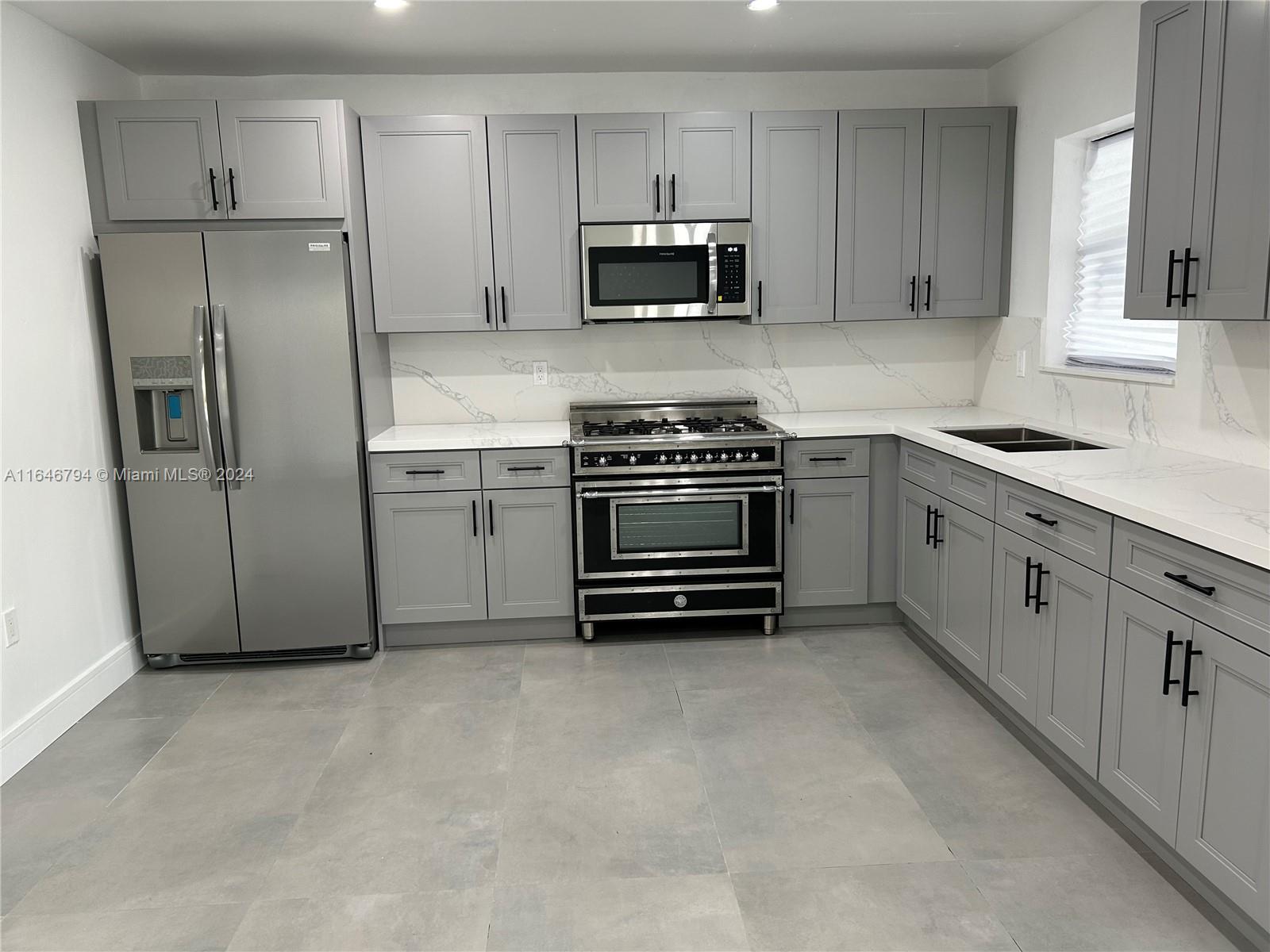 735 W 73rd PL