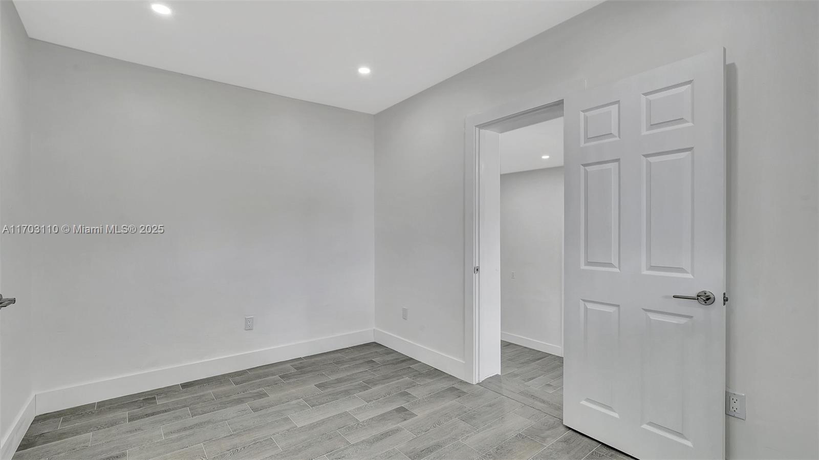 270 W 57th St