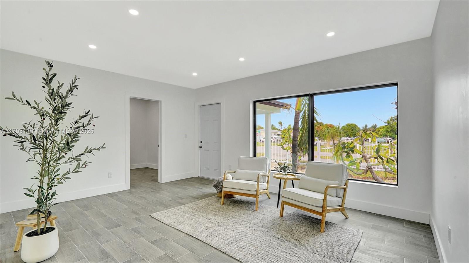 270 W 57th St