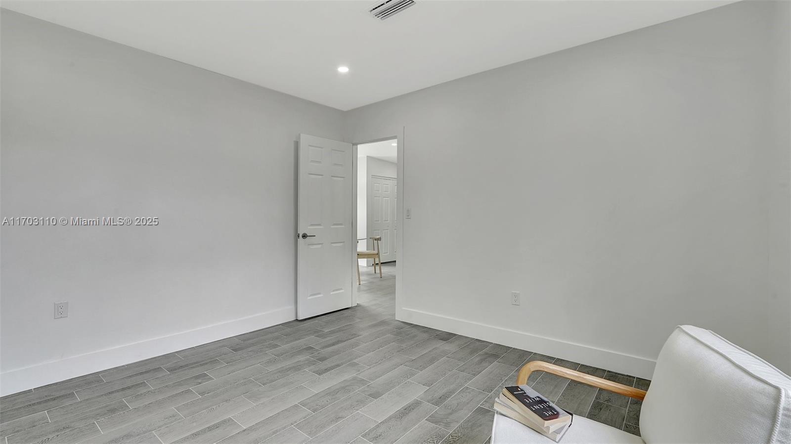 270 W 57th St