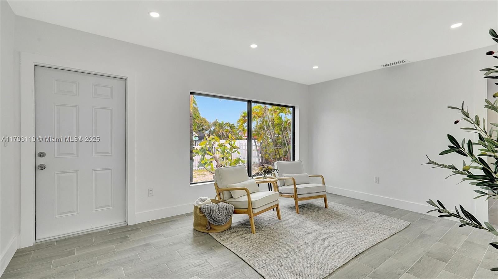 270 W 57th St