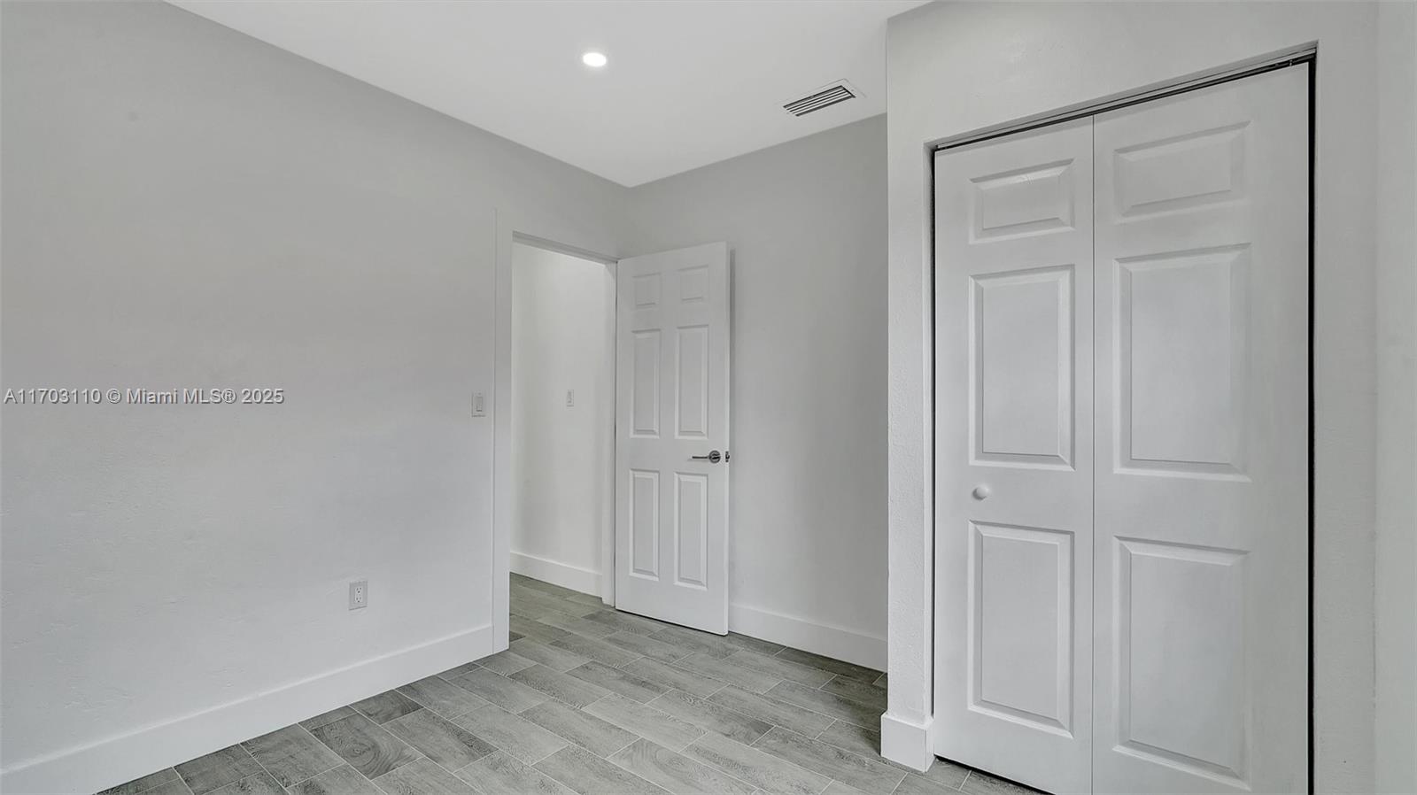 270 W 57th St