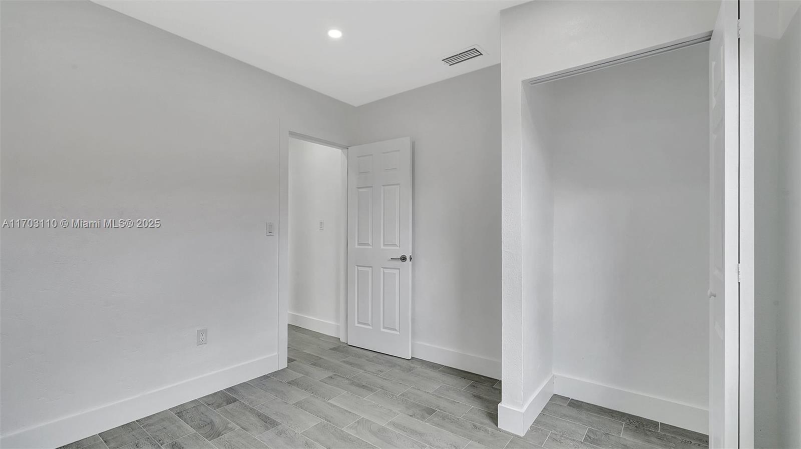 270 W 57th St