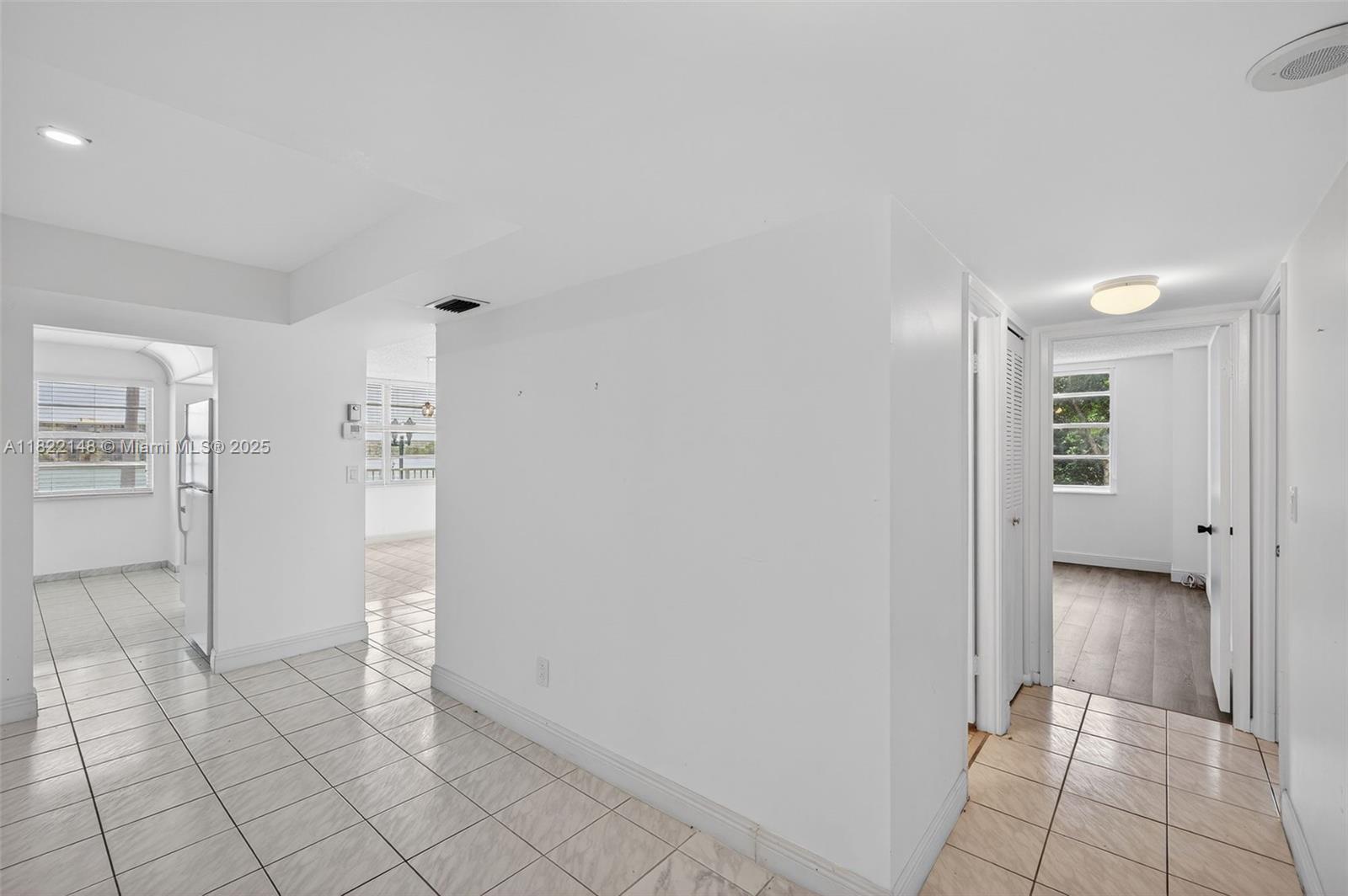 2851 NE 183rd St # 216E