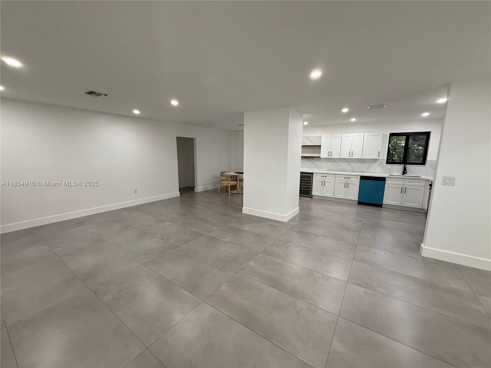 5711 SW 92nd Ave