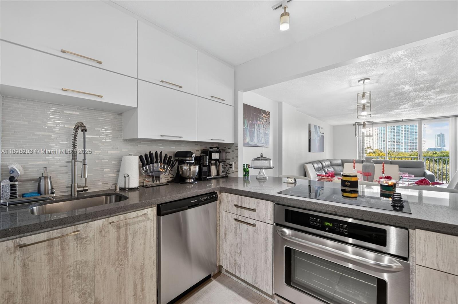 2851 NE 183rd St # 605E, Aventura Unit: 605E