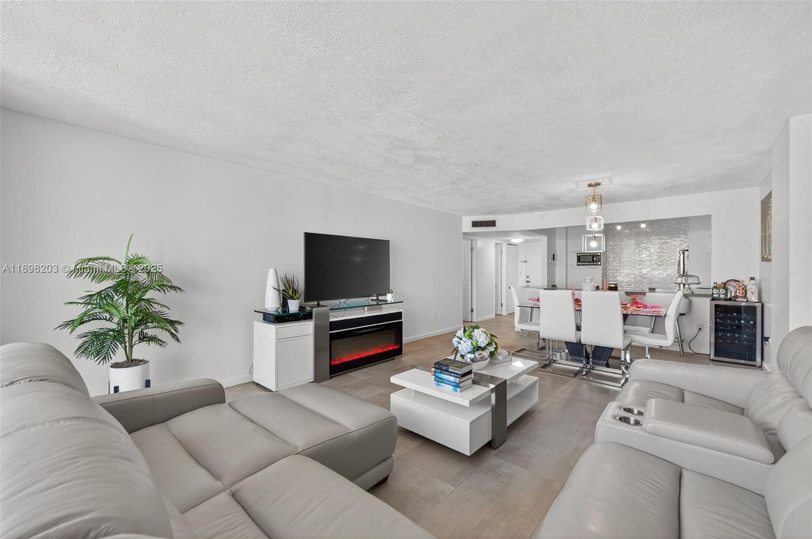 2851 NE 183rd St # 605E, Aventura Unit: 605E