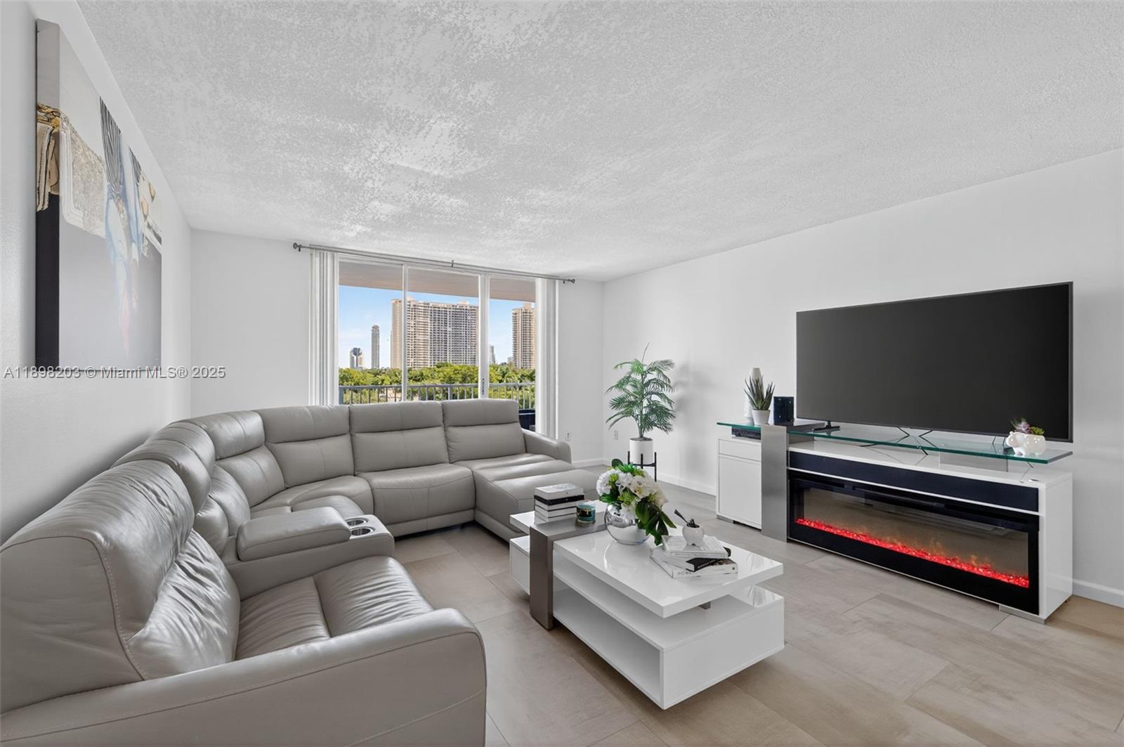 2851 NE 183rd St # 605E, Aventura Unit: 605E