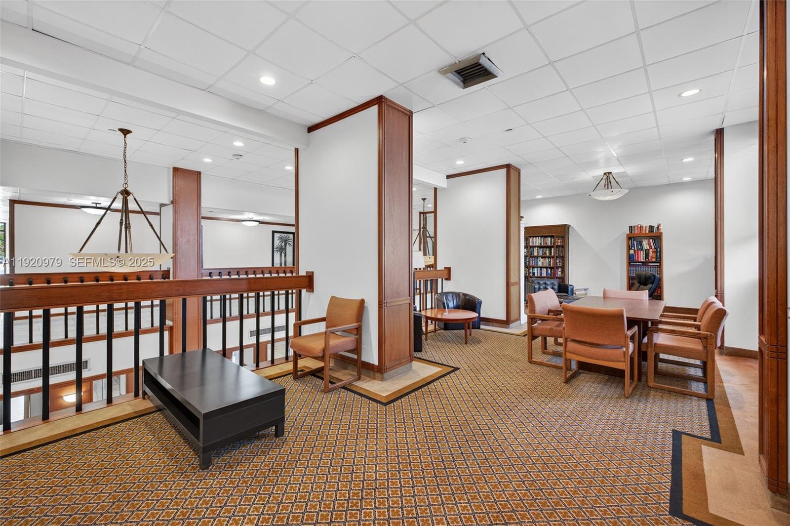 2851 NE 183rd St # 216E