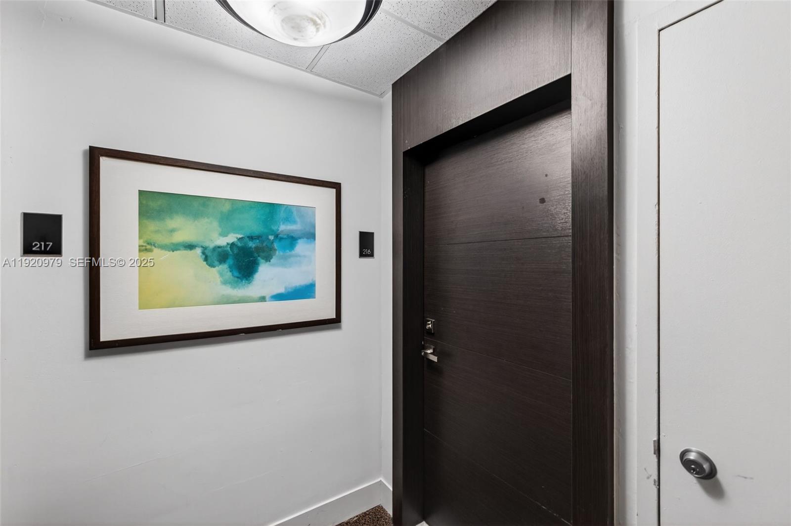 2851 NE 183rd St # 216E