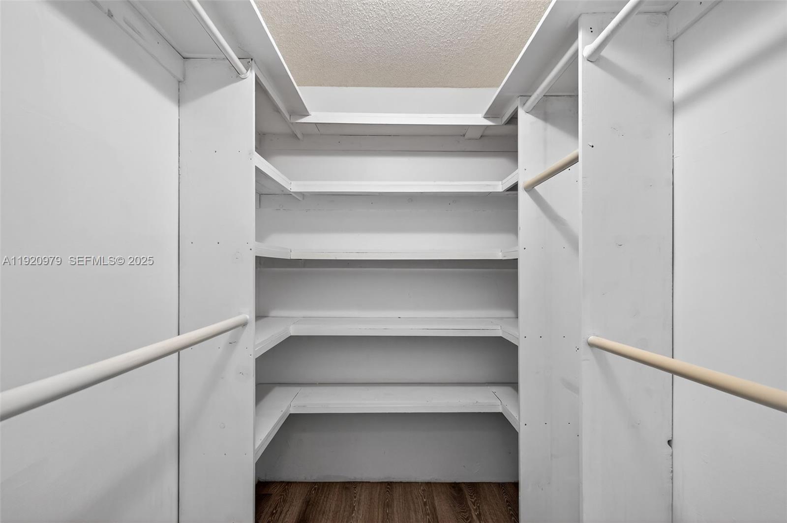 2851 NE 183rd St # 216E