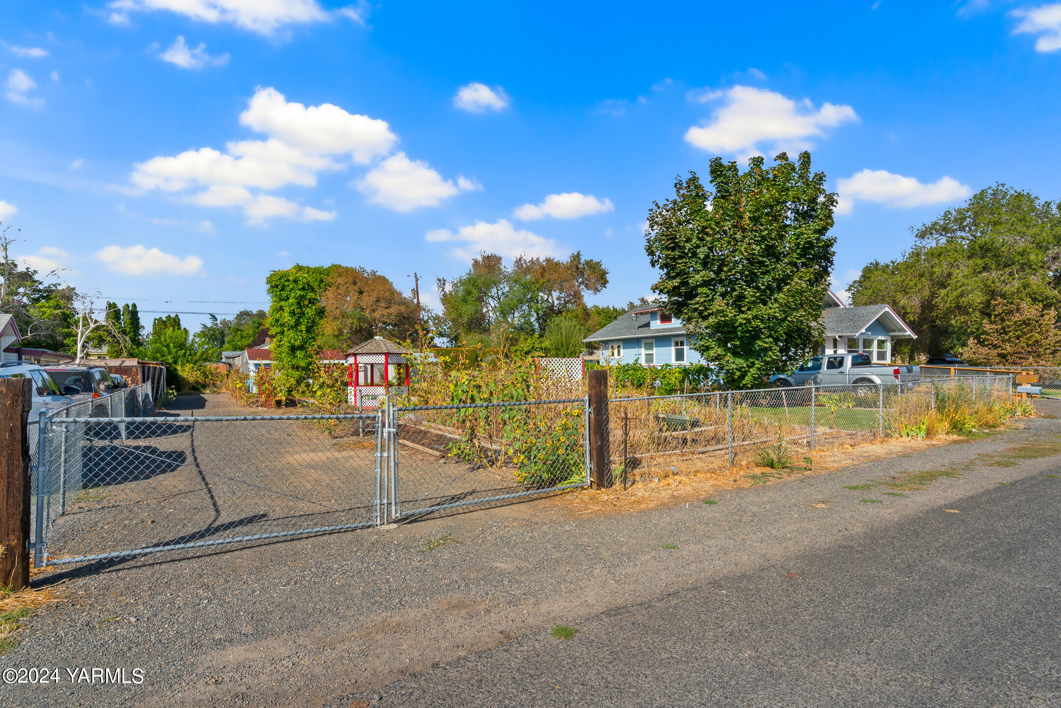 1604 Rock Ave