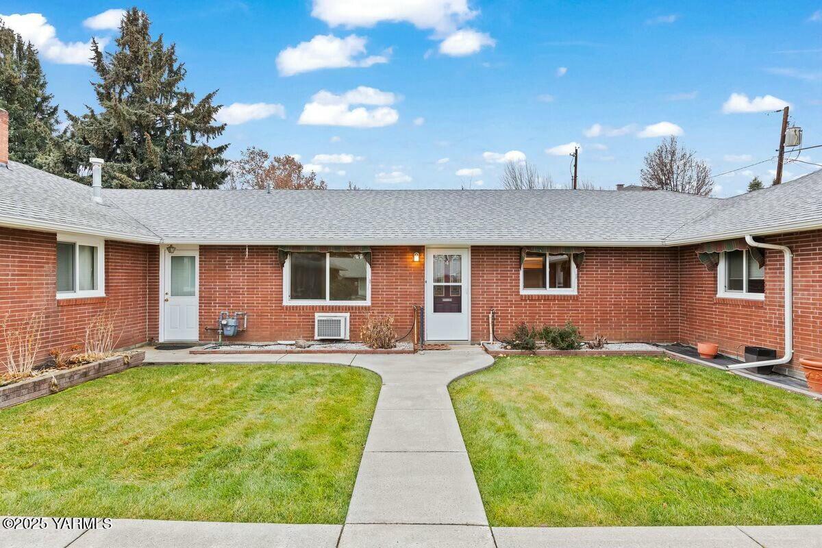 216 N 38th Ave Unit: 4