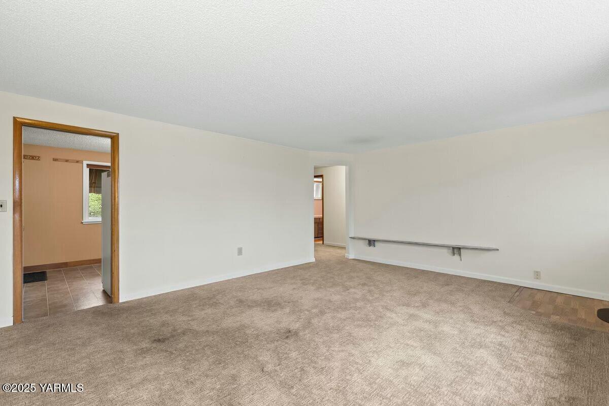 216 N 38th Ave Unit: 4