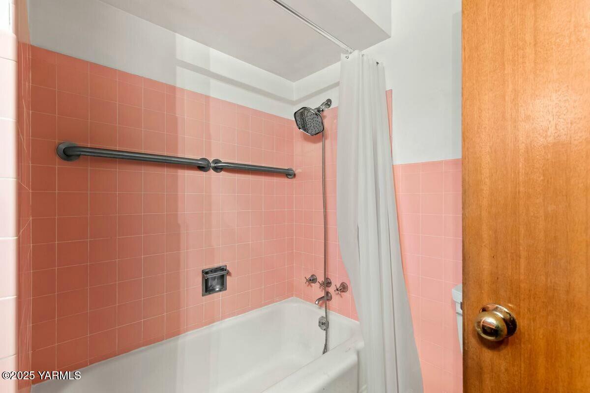 216 N 38th Ave Unit: 4