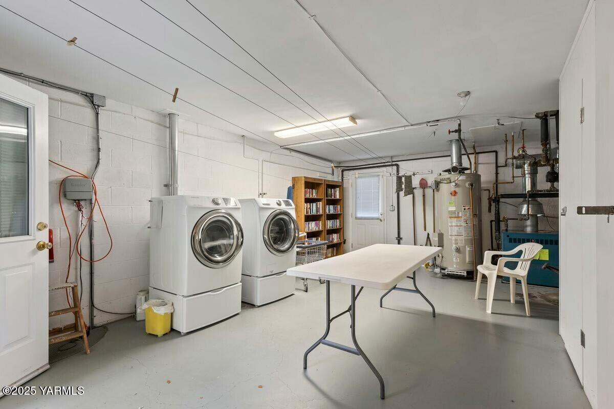 216 N 38th Ave Unit: 4