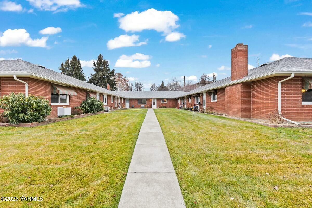 216 N 38th Ave Unit: 4