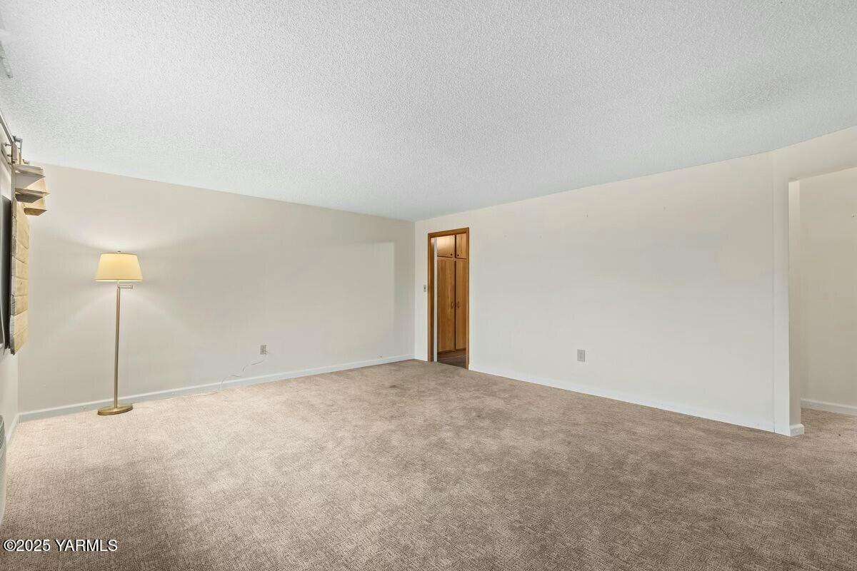 216 N 38th Ave Unit: 4