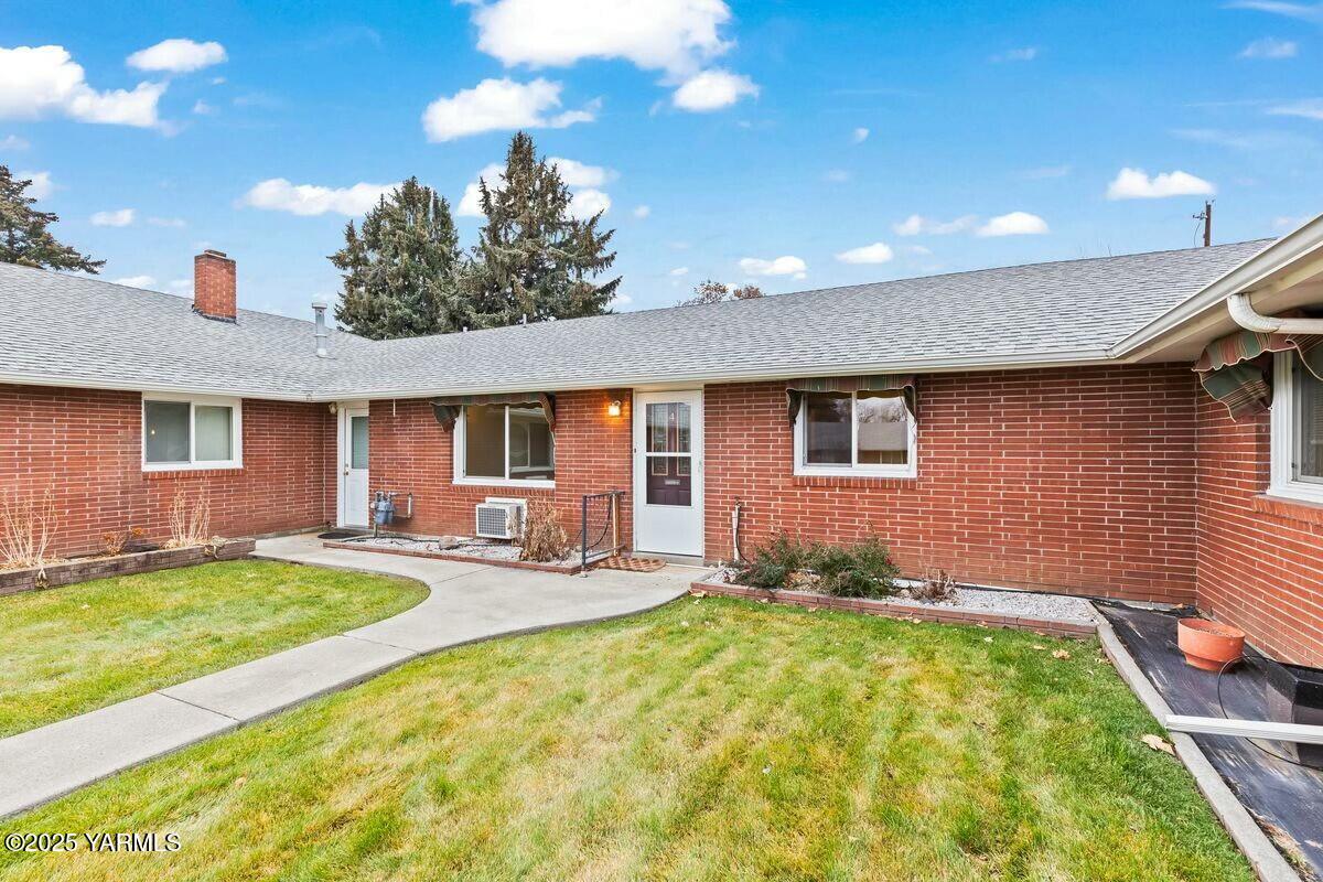 216 N 38th Ave Unit: 4