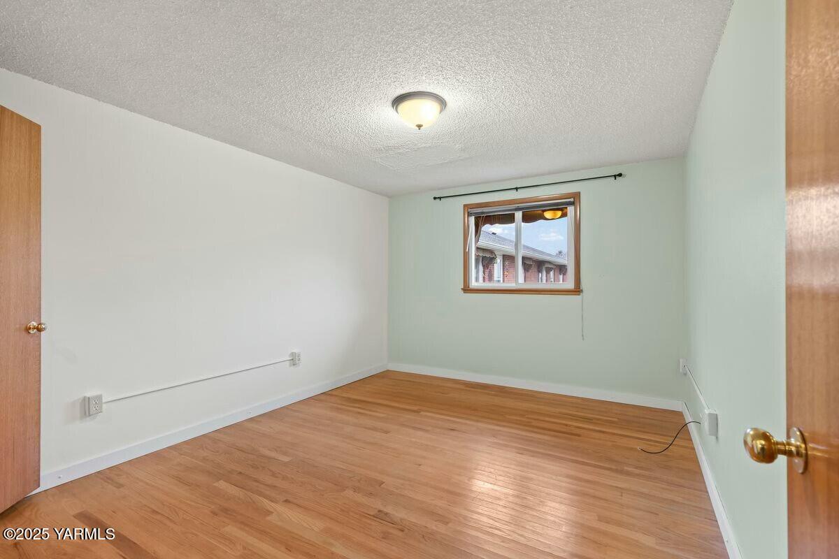 216 N 38th Ave Unit: 4