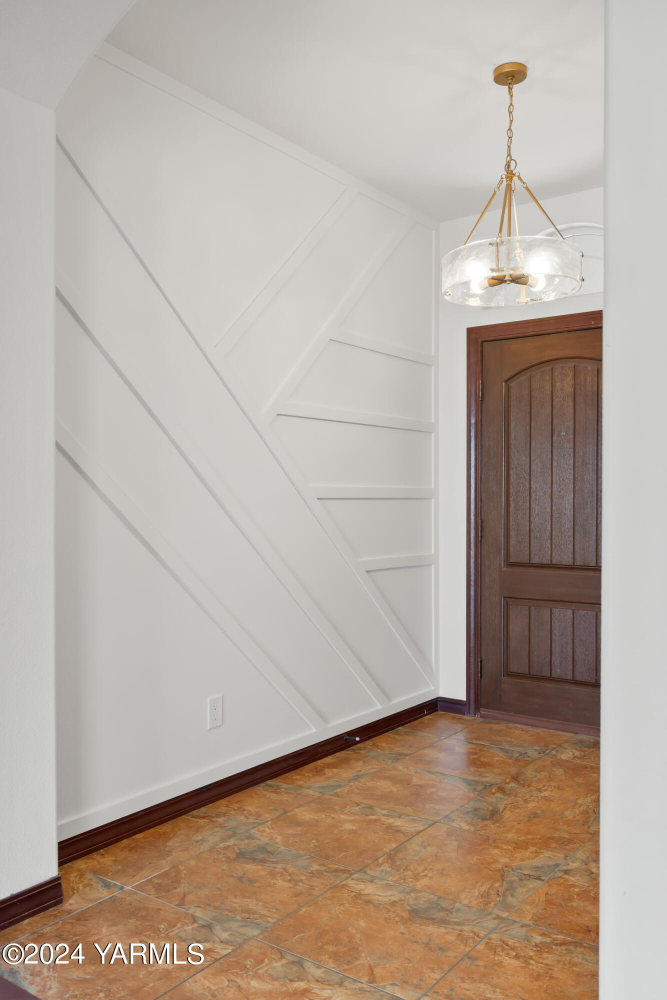 13705 S Grandview Ln