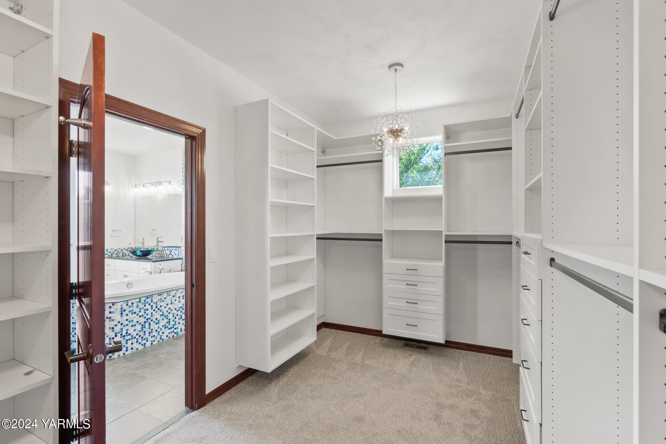 13705 S Grandview Ln