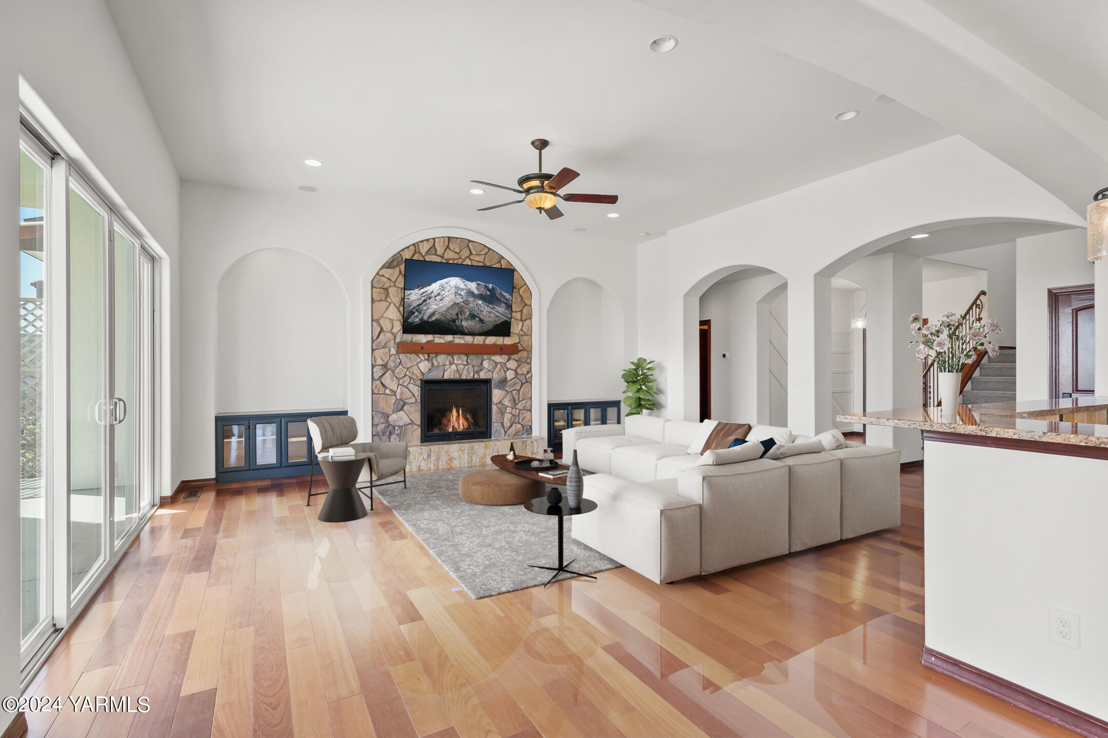 13705 S Grandview Ln