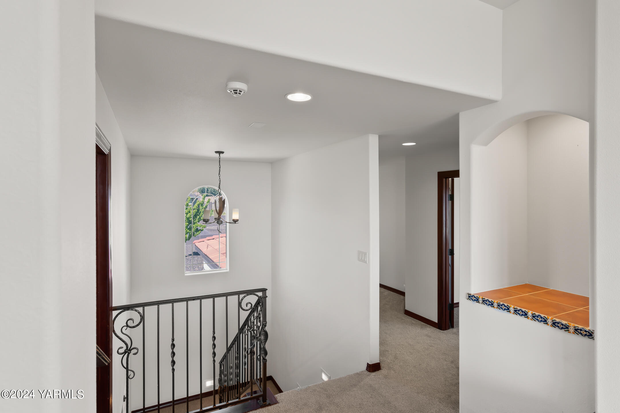 13705 S Grandview Ln