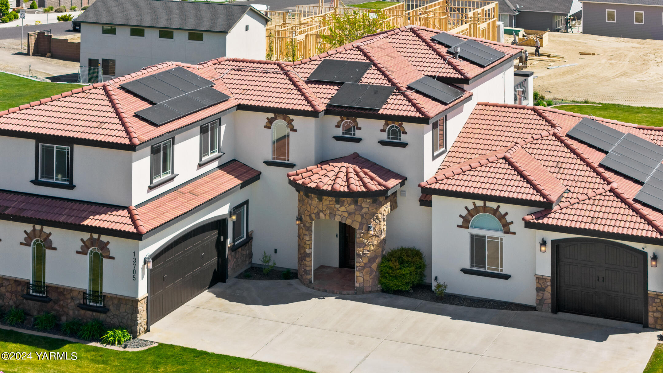 13705 S Grandview Ln