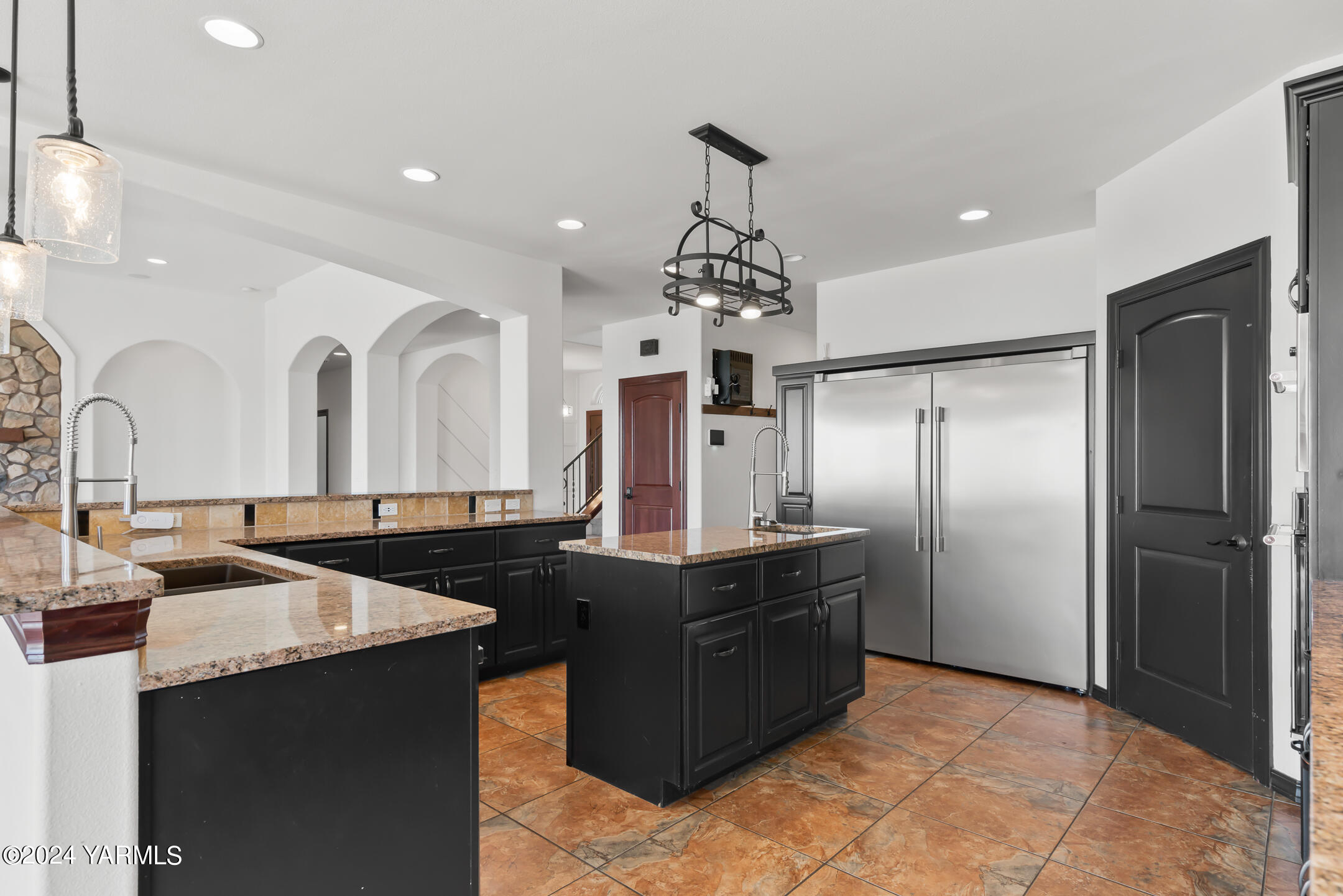 13705 S Grandview Ln