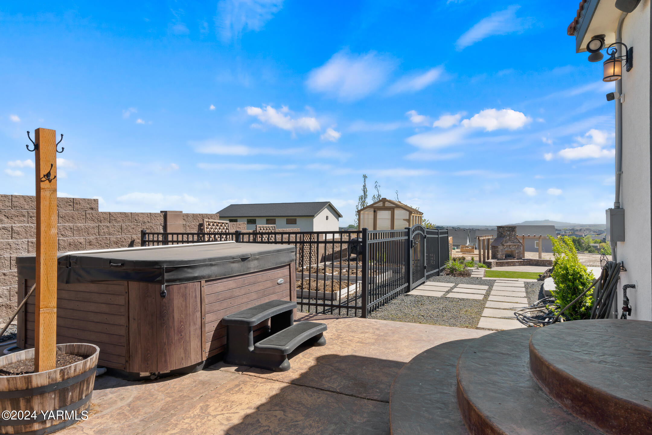 13705 S Grandview Ln