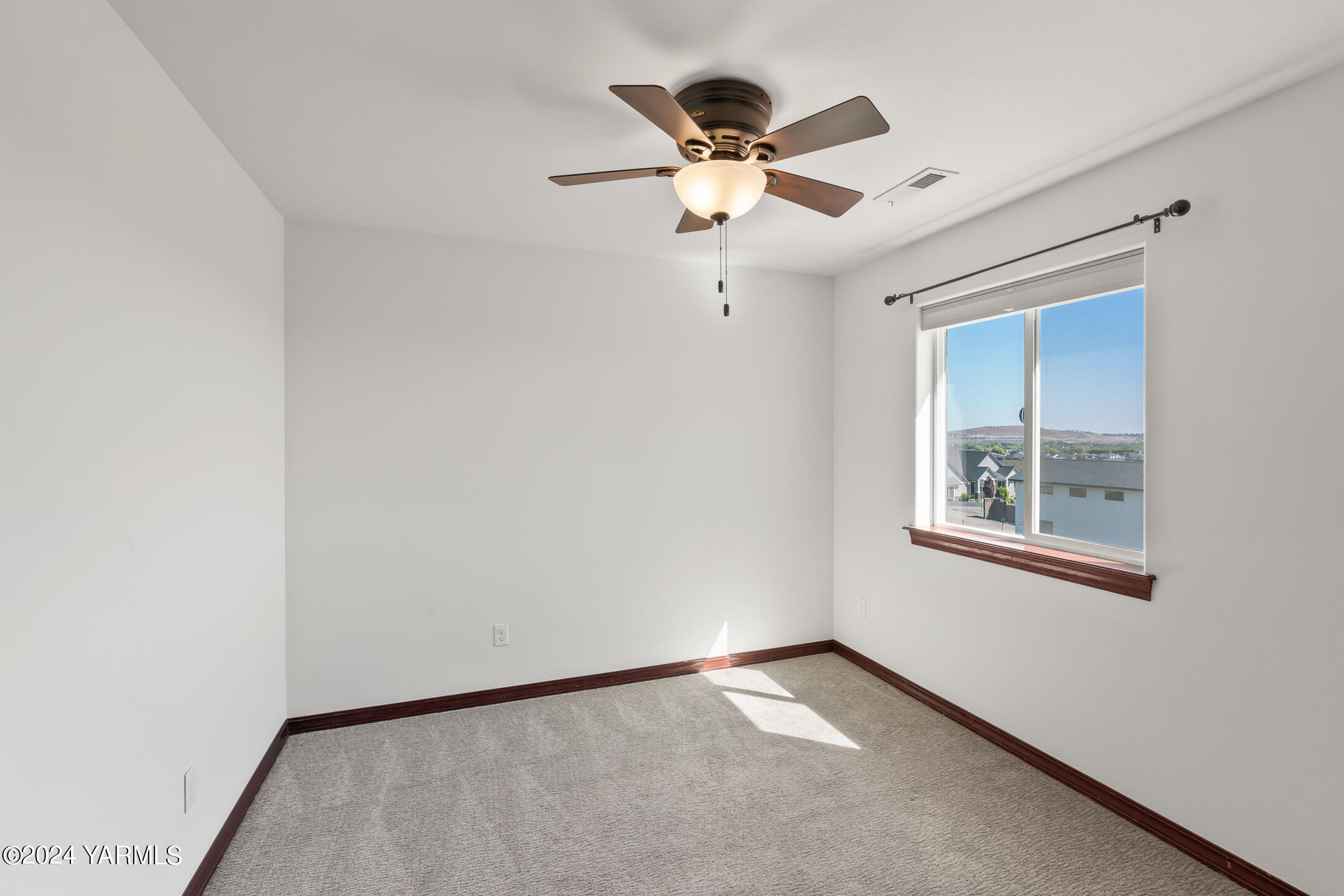 13705 S Grandview Ln