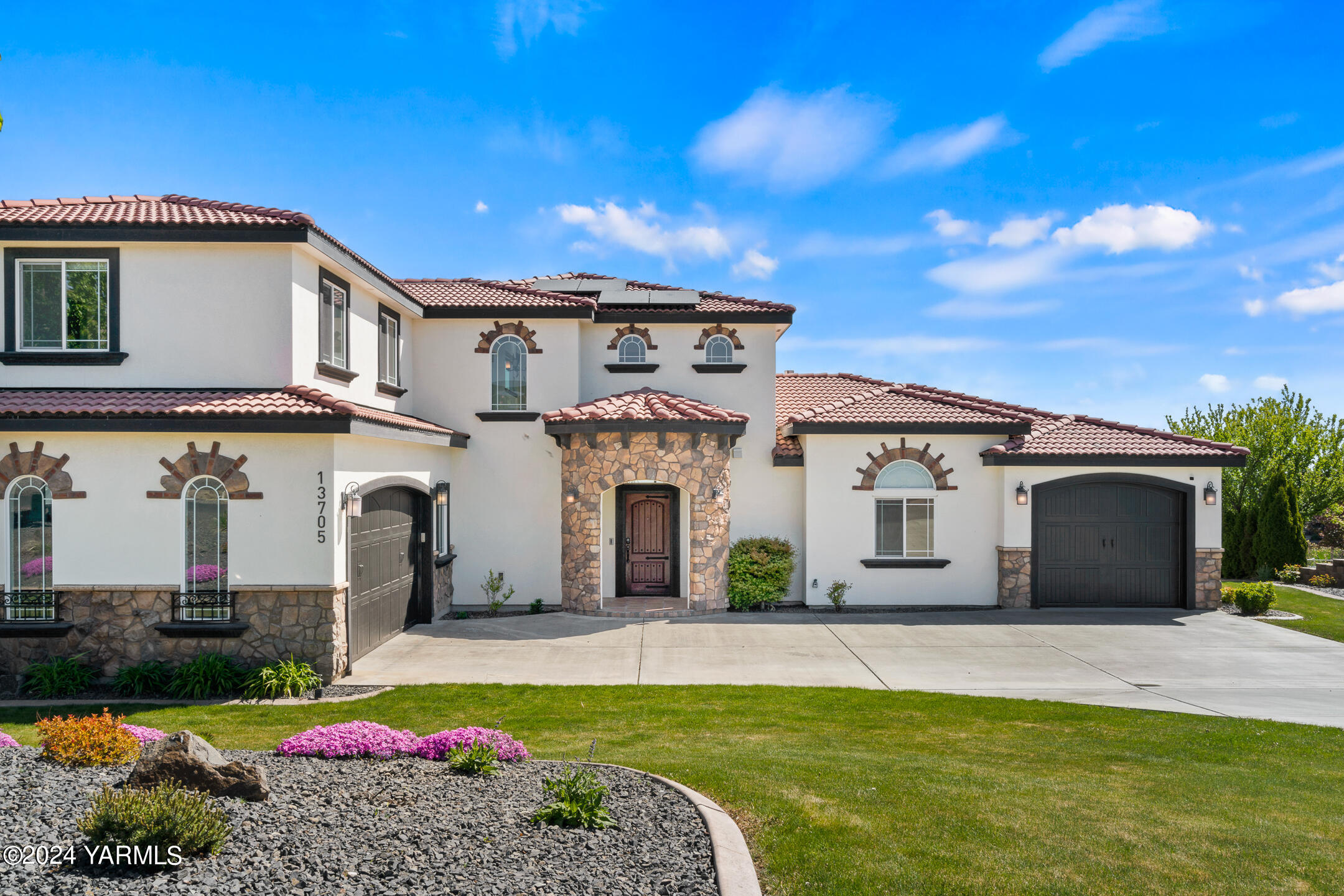 13705 S Grandview Ln