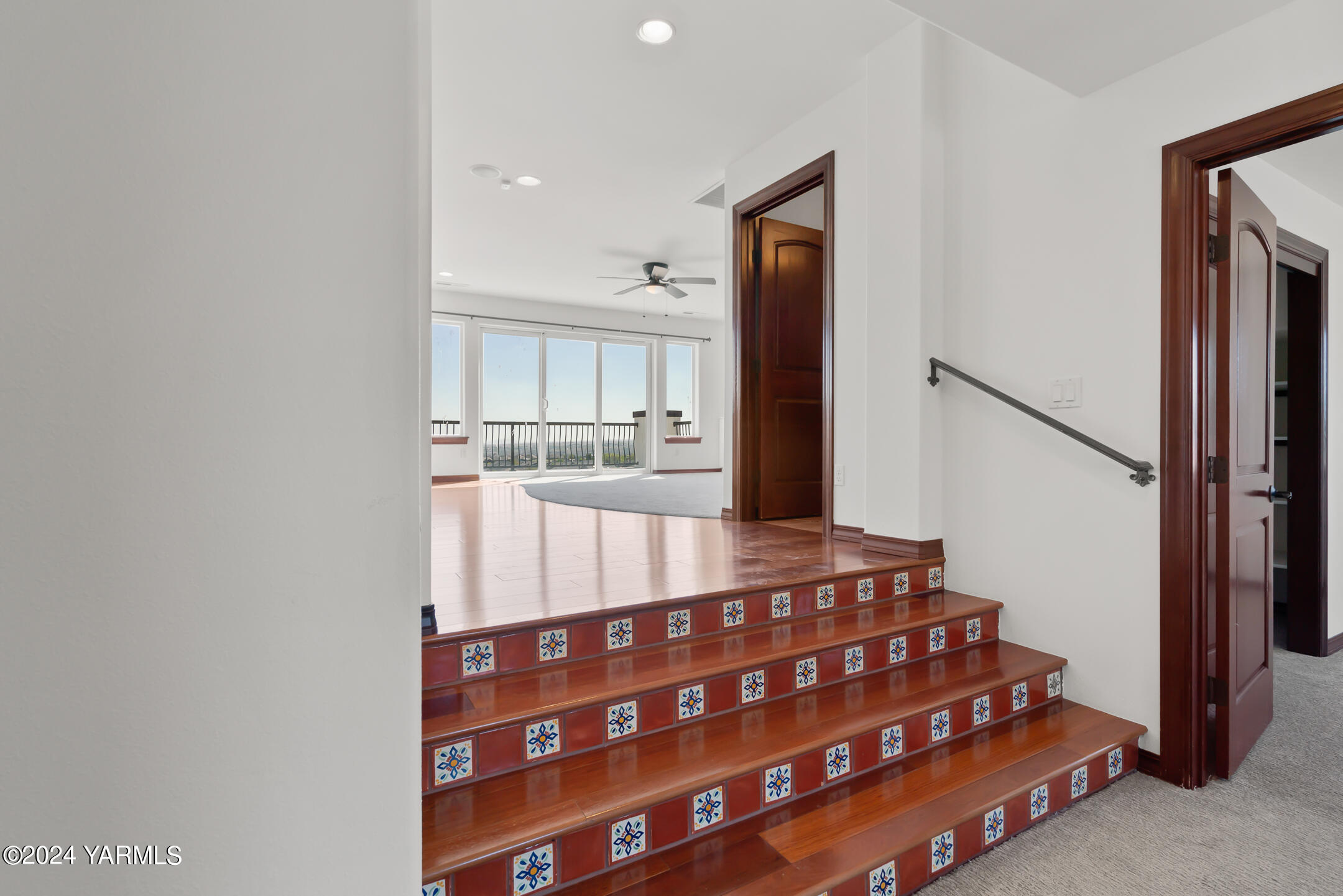 13705 S Grandview Ln