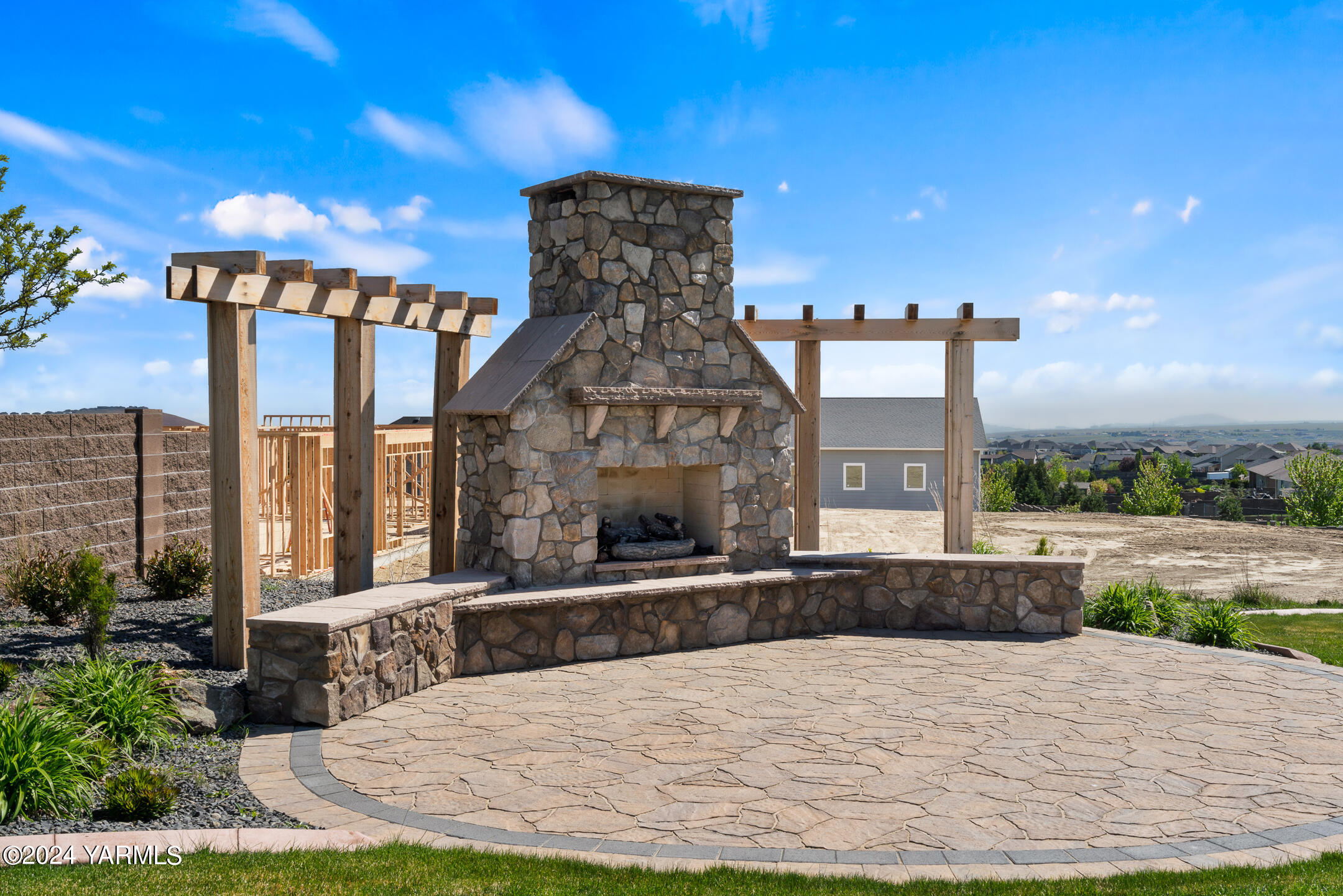 13705 S Grandview Ln