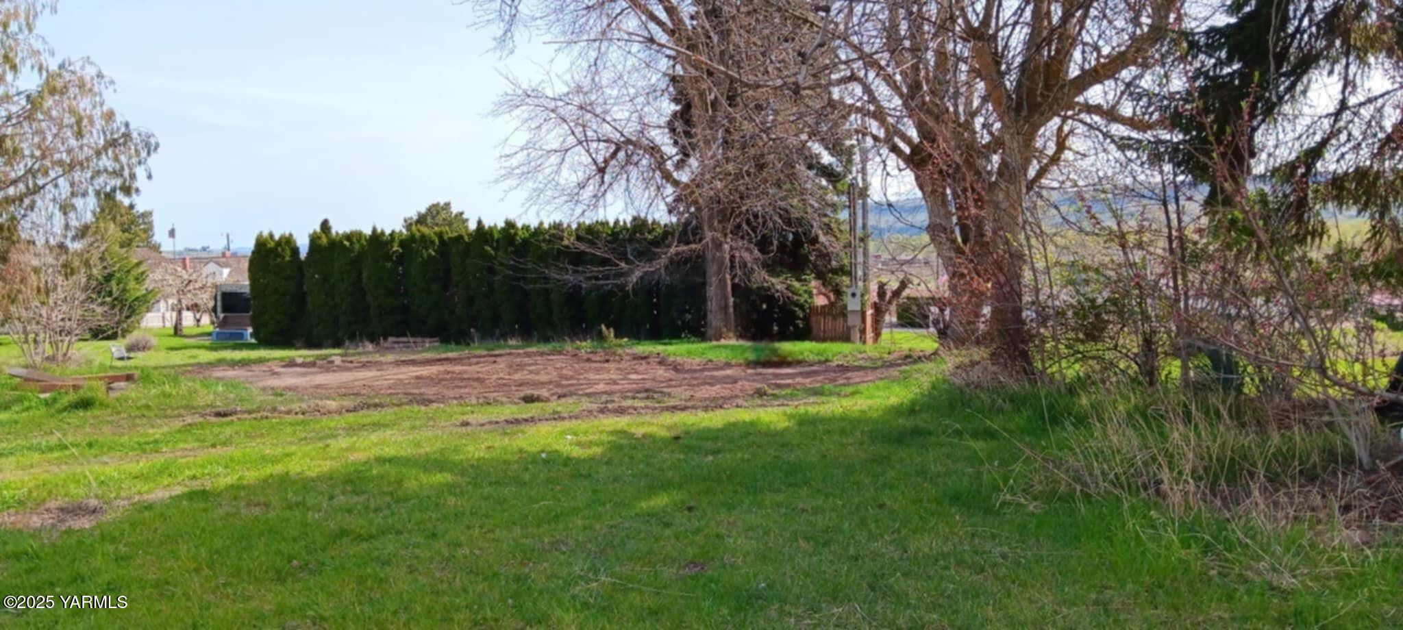 9031/9033 Old Naches Hwy