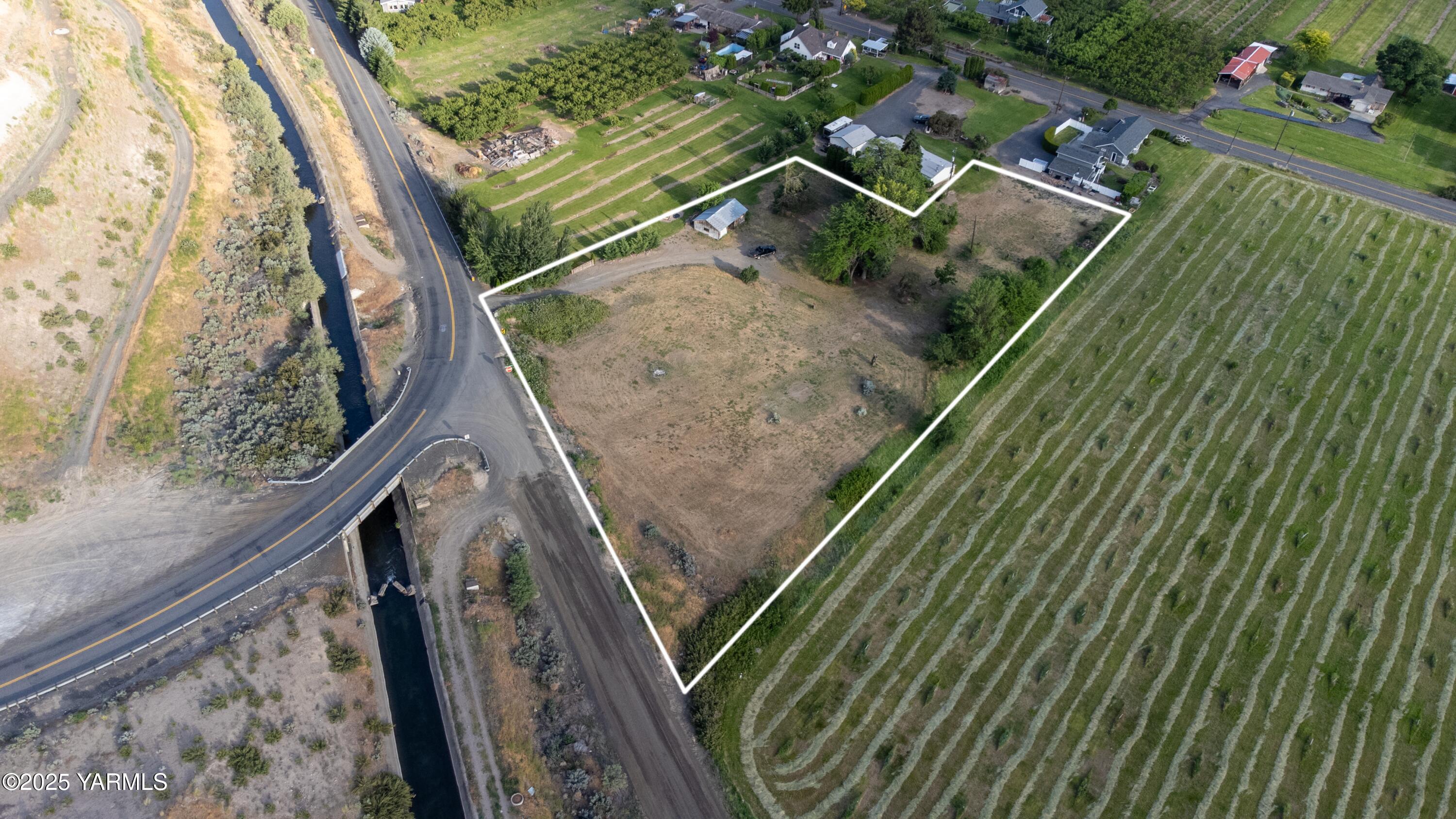 9031/9033 Old Naches Hwy