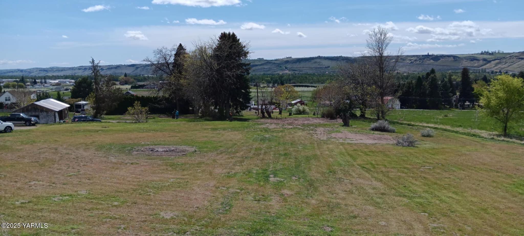 9031/9033 Old Naches Hwy